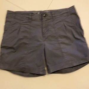 Women’s mountain hard wear shorts